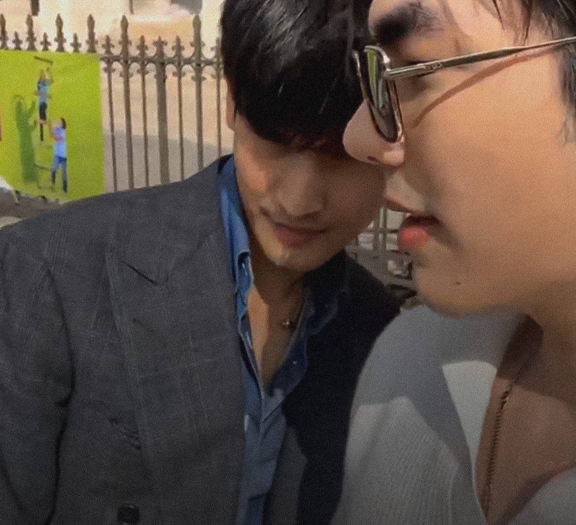 คนอื่นเขาใช้ร่มอะไรบังแดดกันคะ พอดีอาโปใช้ “ร่มไทรทอง”