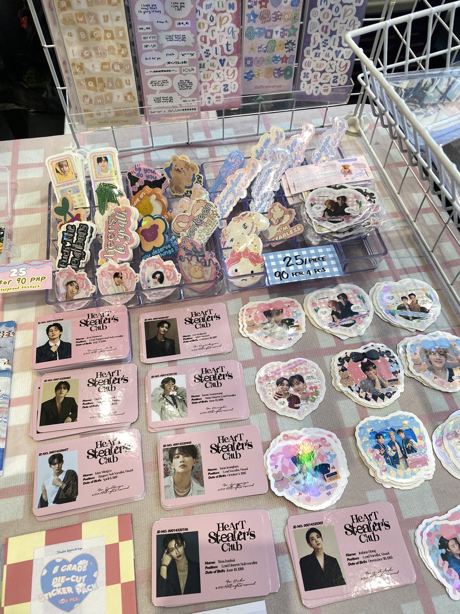 theapplefroyo's tweet photo. Now at Ayala Malls Central Bloc activity centre ☘️ catch your fave svt anik-aniks here https://t.co/kLrqGXctlN