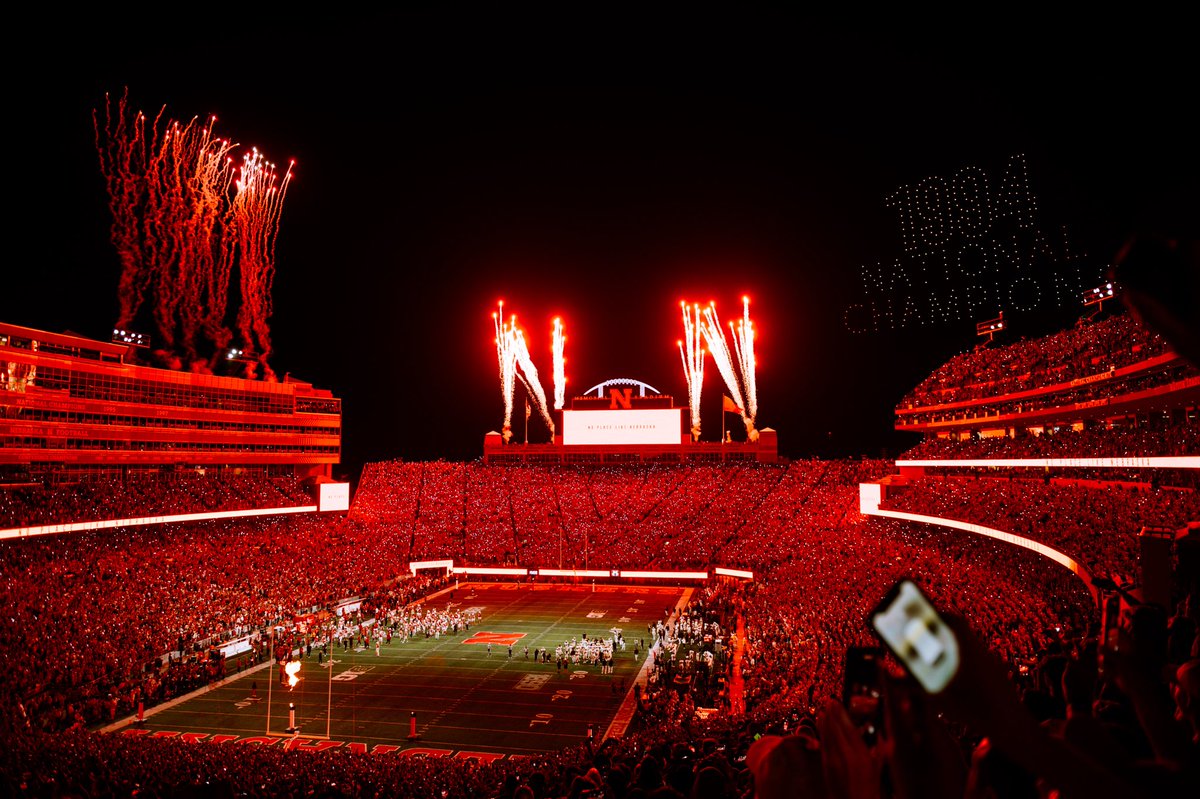 A night to remember at Memorial Stadium 🙌

#B1GFootball x <a href="/HuskerFootball/">Nebraska Football</a>