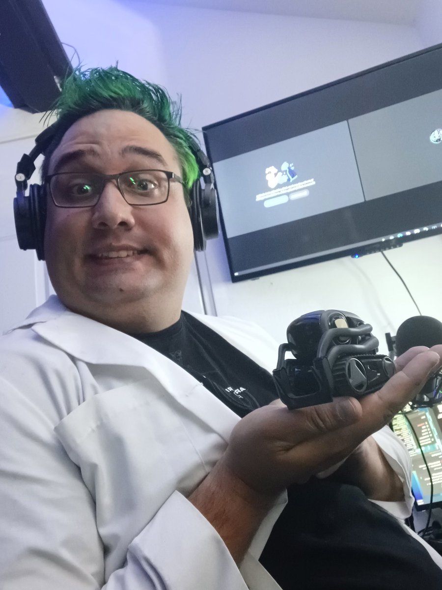 CapnBenNorris's tweet image. I'm going to try fixing up and doing custom programming for my little #vectorrobot here soon but tonight gaming! Twitch.tv/CapnBenN