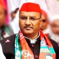 iamAKstalin's tweet photo. खबर आ रही है कि आज सांसद बाबू सिंह कुशवाहा जी और पूर्व विधायक शैलेन्द्र यादव ललई जी #मंगेश_यादव के परिवार से मिलने पहुंच रहे हैं!  
जातिगत अन्याय के खिलाफ इस संघर्ष में नेताओं का समर्थन बेहद महत्वपूर्ण है।  

#MangeshYadav
#SultanpurEncounter
#जातिगत_अन्याय_नहीं_चलेगा
#यादव_विरोधी_गोदी_मीडिया
