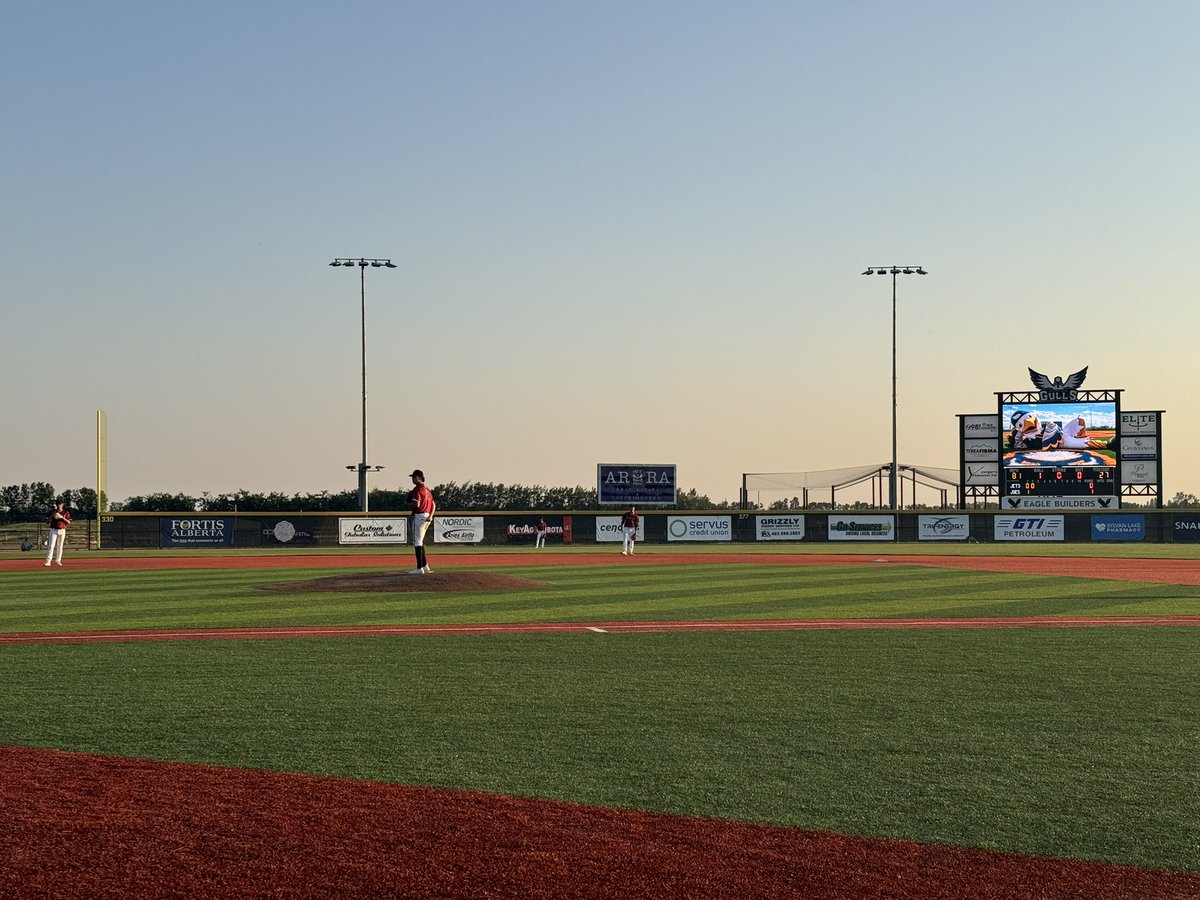 VABjets's tweet photo. Jets go 2-0 on day 2 of Gulls tournie. 10-8 over AHP and 5-3 over St Joe.  Coldwell with win and Thiessen save. Kozicki with win and Bevans with save in game 2.  Several good offensive days. 9:30 am tomorrow. https://t.co/1x6IJ5aLHV