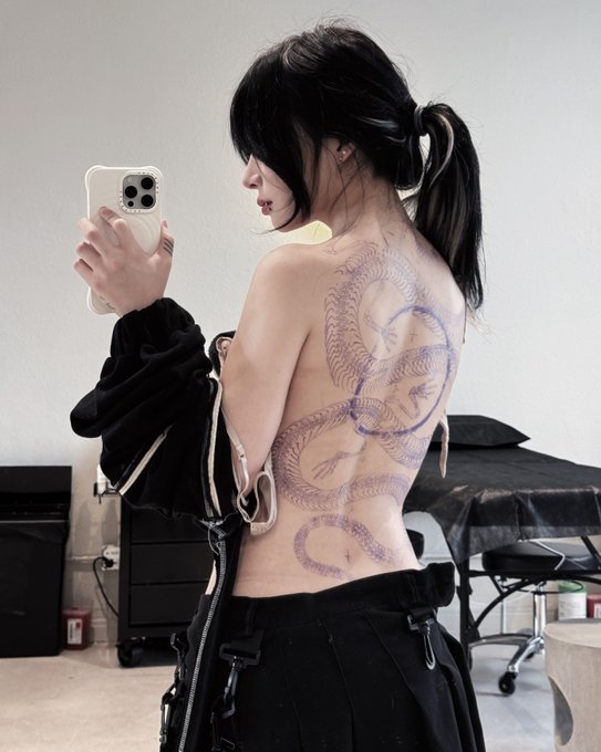 2 pic. Tattoo progress ?? 
Artist: @oozy_tattoo https://t.co/eLZdvpUf2h
