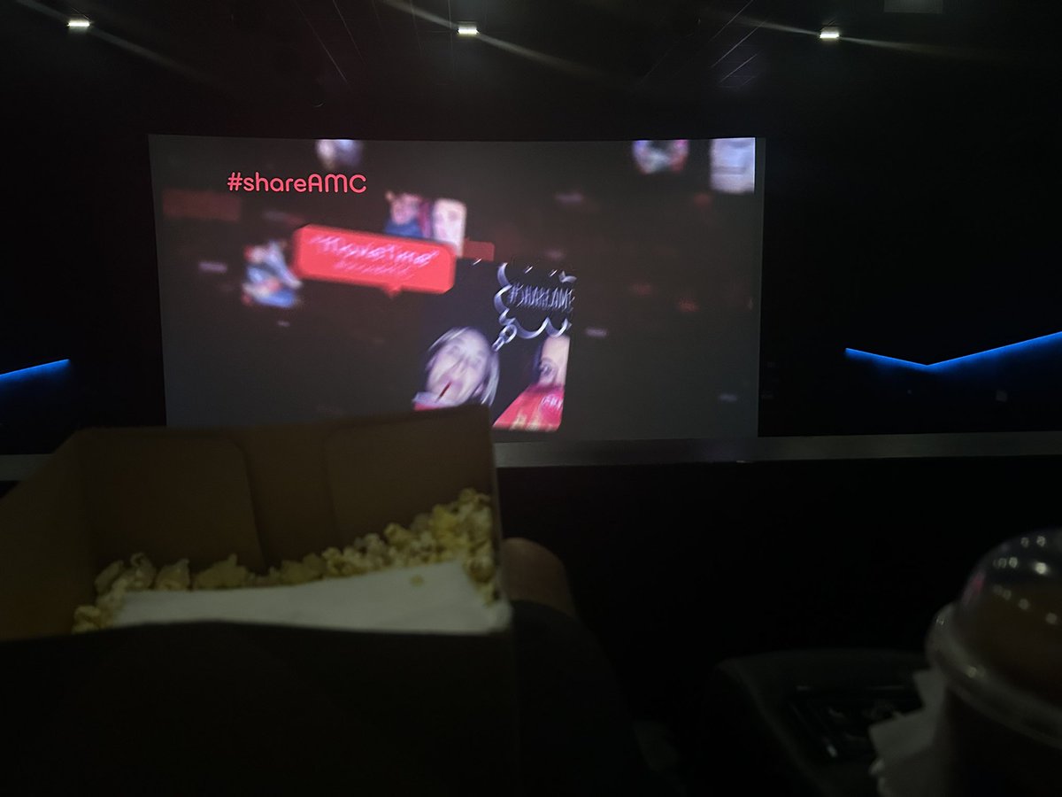 DarklatinAMC's tweet image. #amc @AMCTheatres #Beetlejuice2 #APESNEVERLEAVING 

I love watching people piling in slowly to see a Movie.
Everyone is smiling, talking, happy to
spend time with their friends, families and significant others.

Ready to enjoy that delicious popcorn.
AMC is owned by the People!