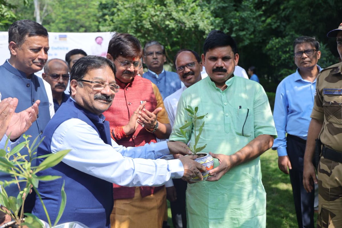 Shri Satish Chandra Dubey, Hon'ble Minister of State for Coal and Mines, Govt. of India, visited our subsidiary, BCCL. He participated in the ongoing 'Ek Ped Maa Ke Naam' campaign at ECO Park, at Koyla Nagar, BCCL.