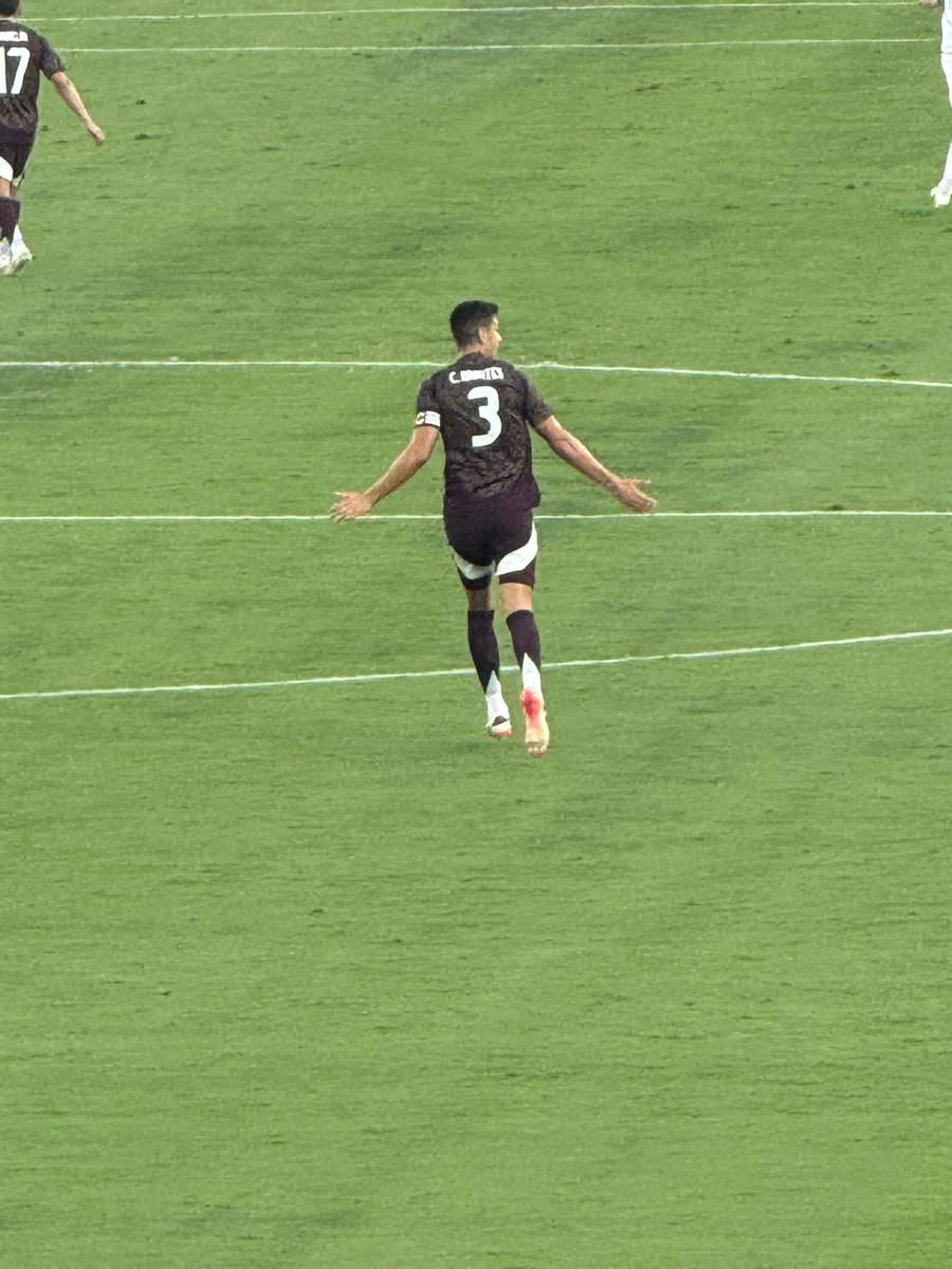 EL_BAMBI_'s tweet image. El unico rayado en el partido de Mexico hoy 💪🏻#mexicofc @Rayados