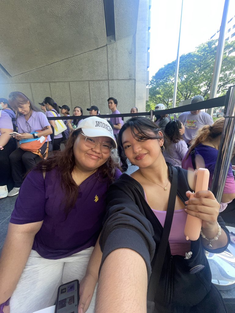 ttokyotae's tweet photo. purple everywhere and my heart’s so full 💜 walking with my person. 🫶🏼 @BTS_twt we’re waiting for u. till the end APOBANGPO ‼️

#BTSARMYPH_PurpleWalkOfLove 
#ARMYShieldsBTS 
#BTSPurpleRibbonProject
#PHARMYStandingForBTS https://t.co/Q9Gi5pIwwL