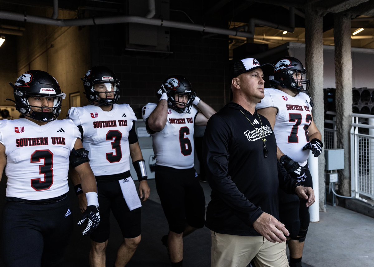 FCS Football Central (@the__bluebloods) on Twitter photo #FCS Week 2 final:
Southern Utah 27
UTEP 24
Southern Utah records the 4th FCS over FBS win of the 2024 season behind Targhee Lambson’s 183 rushing yards & 2 TDs
📸: <a href="/SUUFB_/">Southern Utah Football</a> #FCS Week 2 final:
Southern Utah 27
UTEP 24
Southern Utah records the 4th FCS over FBS win of the 2024 season behind Targhee Lambson’s 183 rushing yards & 2 TDs
📸: <a href="/SUUFB_/">Southern Utah Football</a>