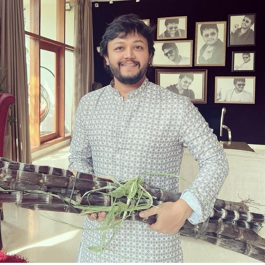 This is #GoldenStar appreciation tweet:

- Gives off Positive vibes only

- Doesn't belittle other Heroes 

- Doesn't take success into Head, Failure into Heart

- Rules TV, Media, Theatres with unmatched Aura

- No buildup, No Fan wars 

Truly the ಗಣಪ of Sandalwood industry 🐘🤟