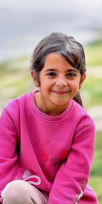 Senin canını yakanların  Allah binbir türlü belasını versin. Ben bu insanlardan nefret ettim. Yüreğimizin içi kederden deldiler. Senin canını yakıp katledenler kahrolsun. 19 gün seni aradık Narinim, bu katiller bulunup beraat ederse Allah bizimde belamızı versin.