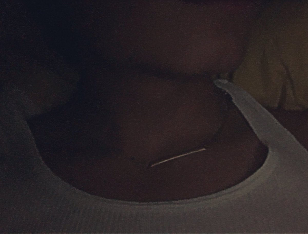 MaxRamirezMaya's tweet photo. No se si cuente como 🚩🚩 que siga usando un collar similar al que un día me dio mi ex 🙂🤫 https://t.co/hx3tolRUFH