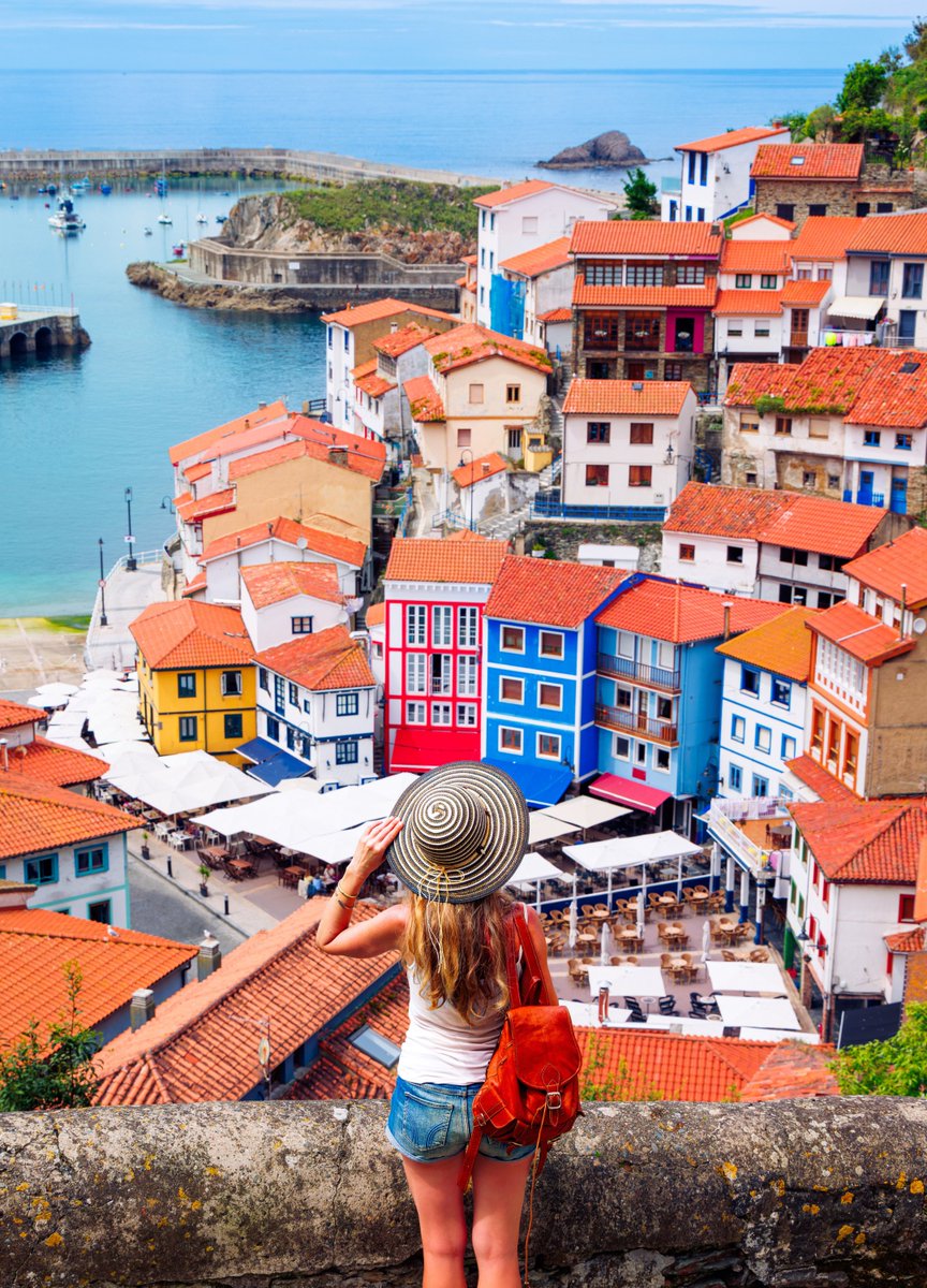 Today, Spain celebrates the region of Asturias —

The best-kept secret in all the country.

It’s hard to do a place like this justice, but here’s my best shot:

(a 🧵)
