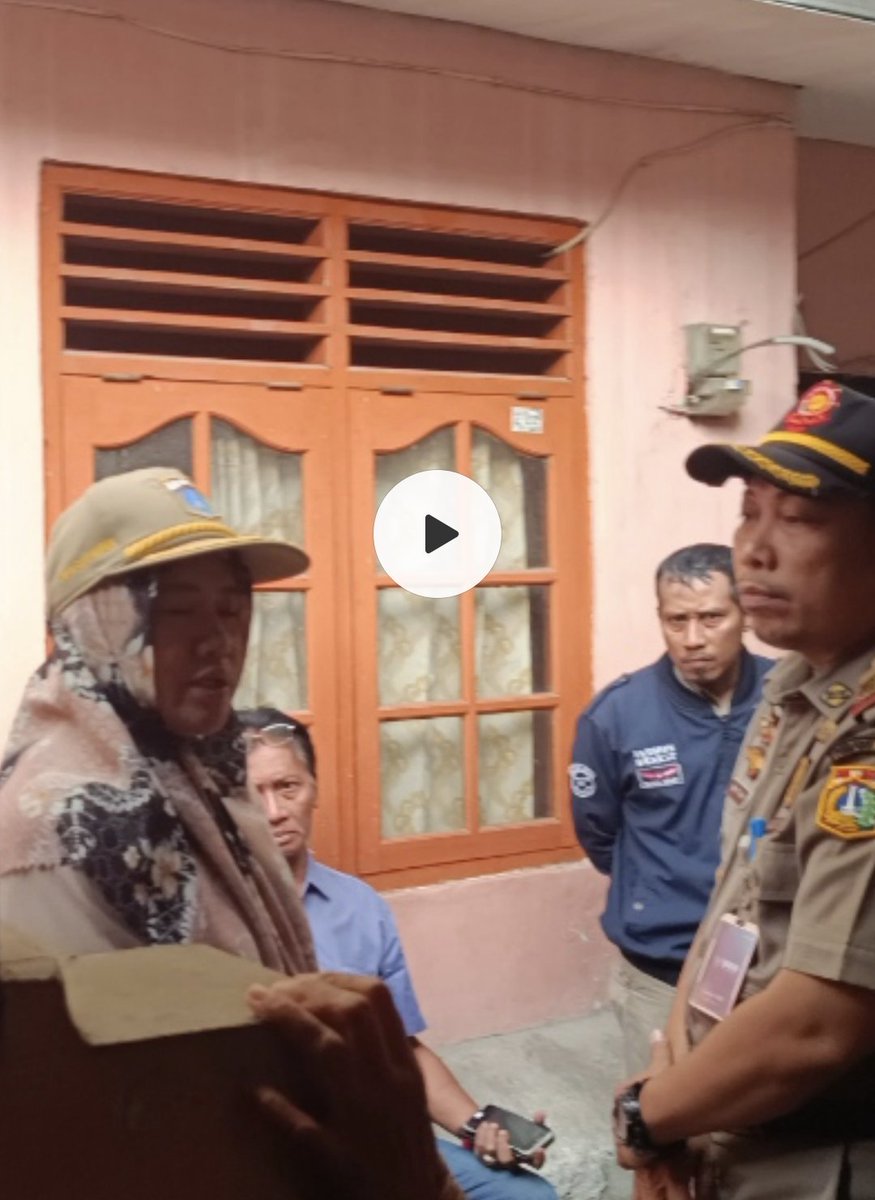 <a href="/ch_chotimah2/">Chusnul ch💞timah</a> <a href="/KPK_RI/">KPK</a> <a href="/DivHumas_Polri/">Divisi Humas Polri</a> Apakah <a href="/rockygerung/">Rocky G</a> pakai Asas Praduga Tidak Bersalah

Semisal pakaipun tetap ada minimal 1 bukti

Contoh Dugaan²:

Jendral Polisi memBully, bukti no pol mobil, CCTV, rekaman suara, video

Kasatlak KPKP <a href="/KecCempakaPutih/">Kec. Cempaka Putih</a> bocorin identitas pelapor di 2 kasus,saksi dll

<a href="/DKIJakarta/">Pemprov DKI Jakarta</a>