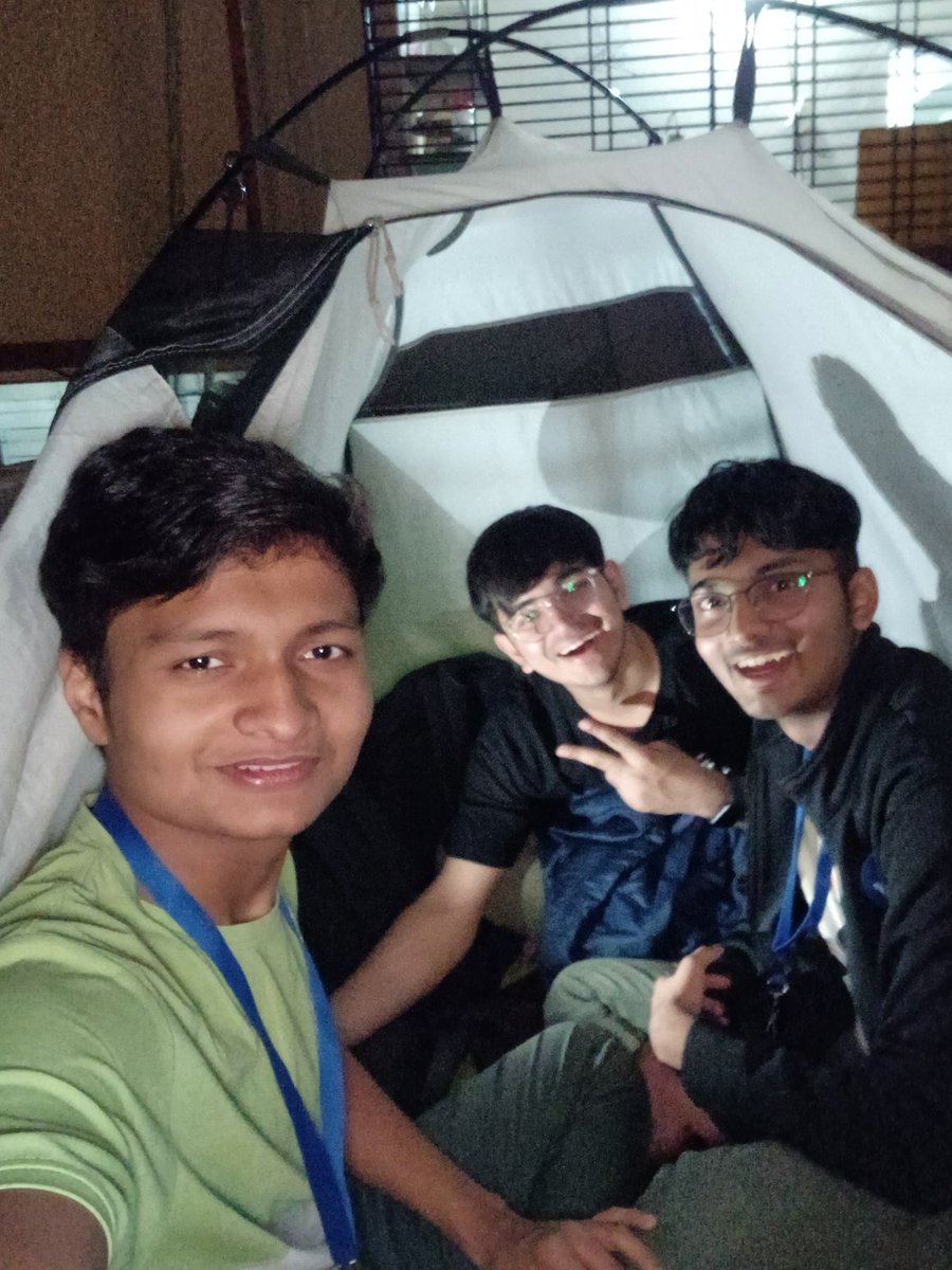 yasharya2901's tweet image. Had an incredible night at the hackathon! 🌙👩💻 Built an AI-powered Blood Report Analyzer with my friends @NaamHaiShan and @JashSavaliya206. 🩸🔍 Also, devoured the largest pizza slice-because coding runs on pizza, right? 🍕 #HackathonAdventures #AI #CodingNights By @meetaugustai