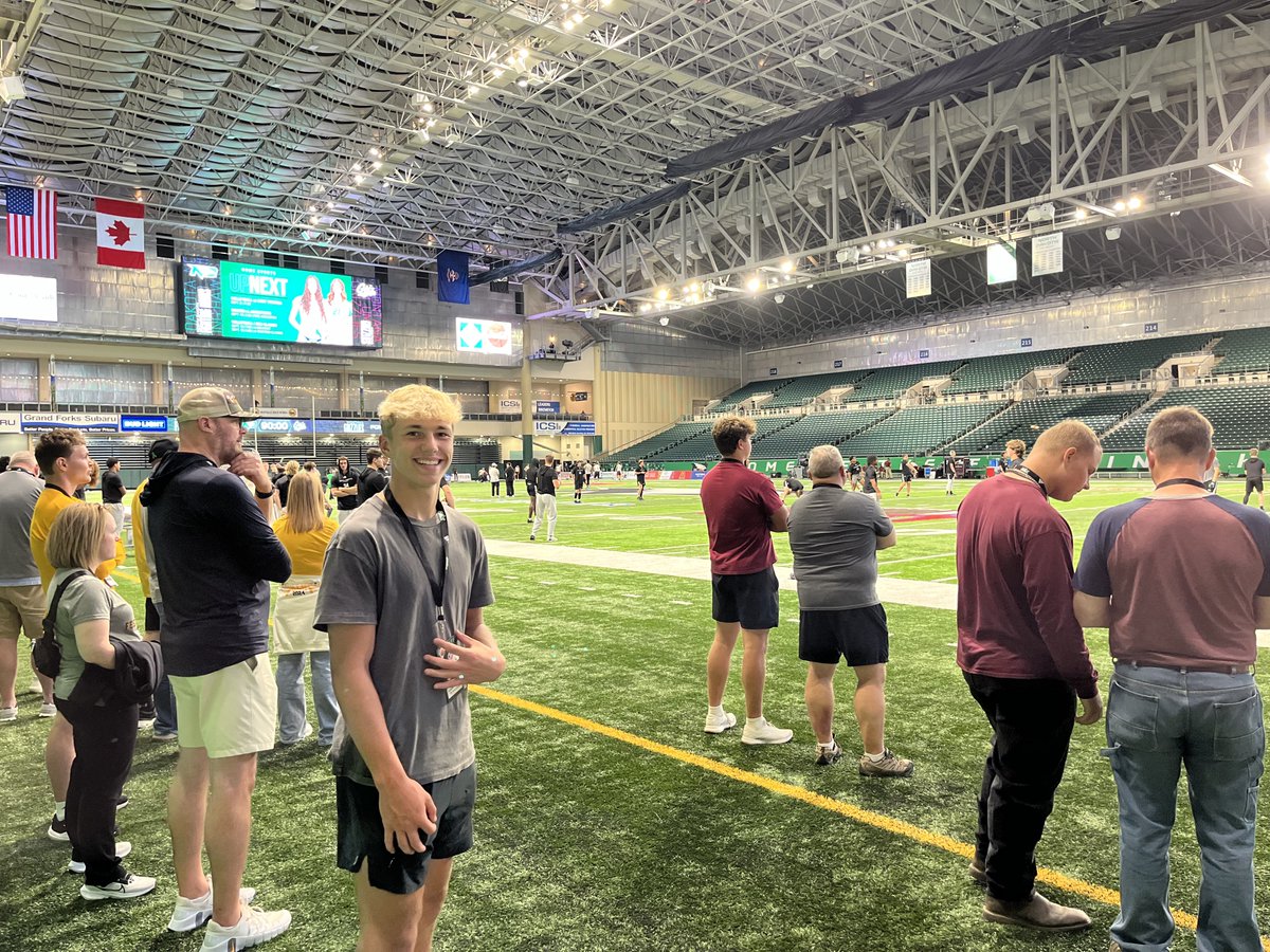 Logan Becker tweet media