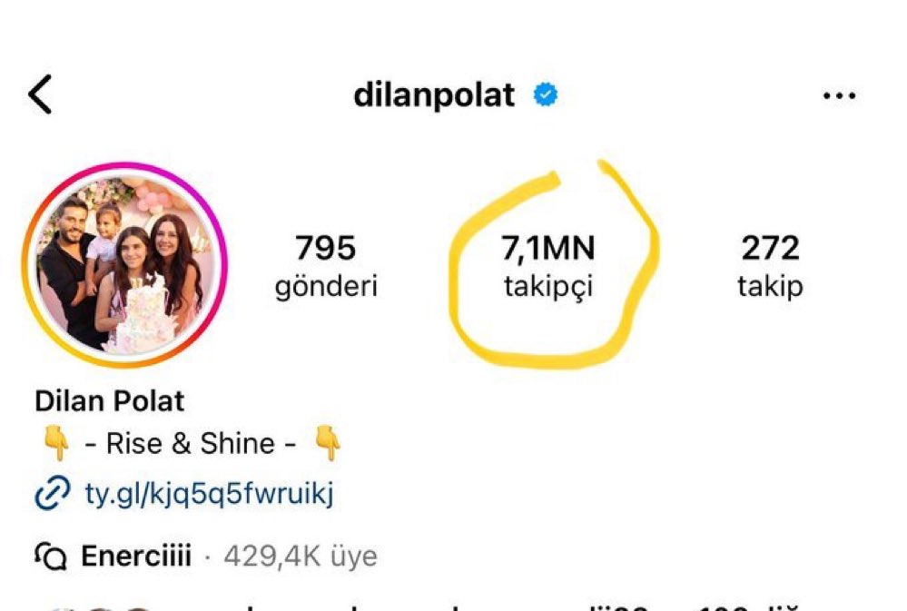 Dilan Polat'ı takip eden bu 7.1 kişiden biri olmadığım için başta beni yetiştiren anne babama, eğitim almamı sağlayan öğretmenlerime ve sosyal olarak gelişmemi sağlayan dostlarıma çok teşekkür ederim
