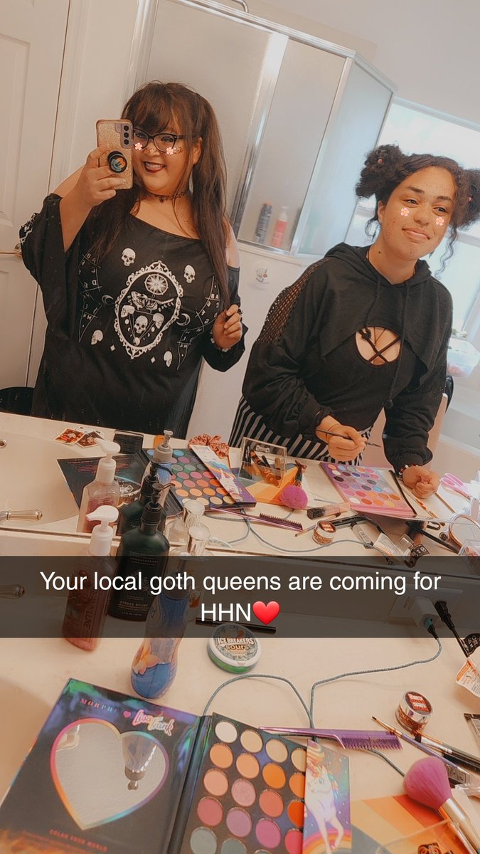 Anyways scream Queen or bust❤️👻🎃

[ #halloweenhorrornights <a href="/QuesadillaCos/">Chris- Megacon Soon!</a> <a href="/LunaShadows7/">Mel/LunaShadows7</a> ]