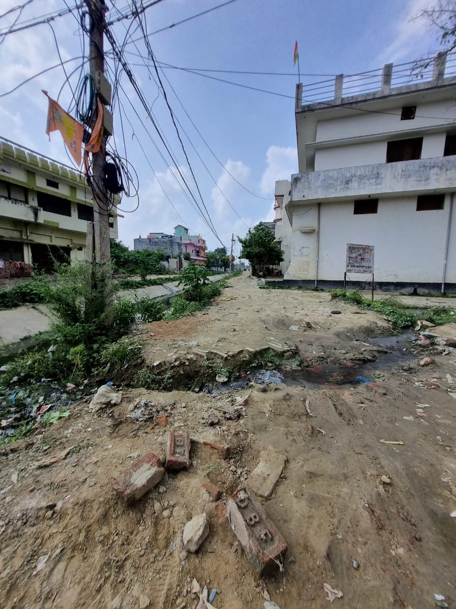यह हाल है लखीमपुर के वार्ड शिव कालोनी राम नगर का ज्ञान स्थली स्कूल से LRP गोला रोड तक जाने वाली नहर किनारे सड़क का वार्ड वाशी धरना देने को मजबूर । बजट पास होते हुए भी नही अवैध निर्माण के कारण नही शुरू हो पा रहा काम ।
<a href="/myogioffice/">Yogi Adityanath Office</a> <a href="/BJPYogeshVerma/">Yogesh Verma</a>
<a href="/DmKheri/">DM LAKHIMPUR KHERI</a>  <a href="/DurgaShaktiIAS/">Durga Shakti Nagpal</a>