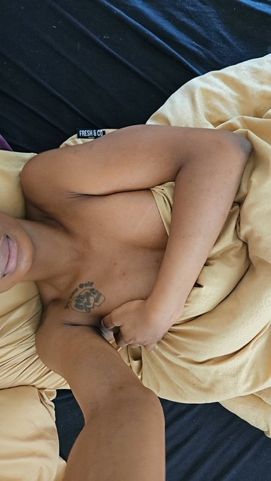 Goodmorning all my lovely freaks  This ebony goddess is waking up satisfied and content after shooting