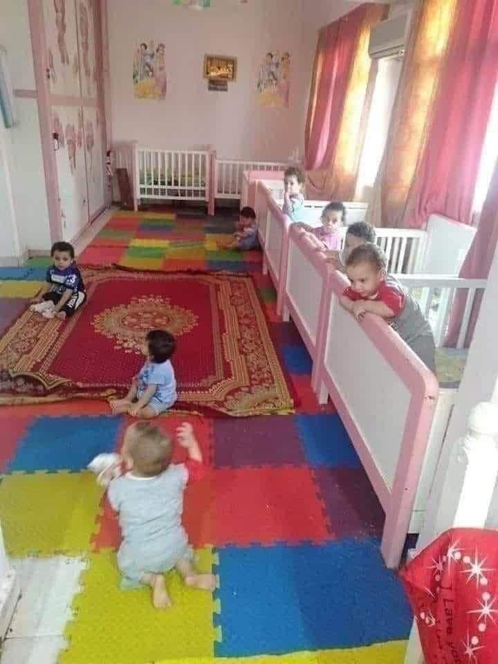 أول ما تطلع من محطه مترو المنيب 
اسأل عن الوحدة الصحية بتاعة المنيب 
بجانب السنترال 
المكان ده دار رعاية للأطفال إللى بيلاقوهم في الشوارع وفي الزبـ ـالة وعلي الرصيف 
الزيارة من ١٠ الصبح لحد ١.٣٠ الظهر 
محتاجين أكل ولبس وبامبرز و زبادي وبيبرونات ولبن صناعي ولبن طبيعي وسراير لان