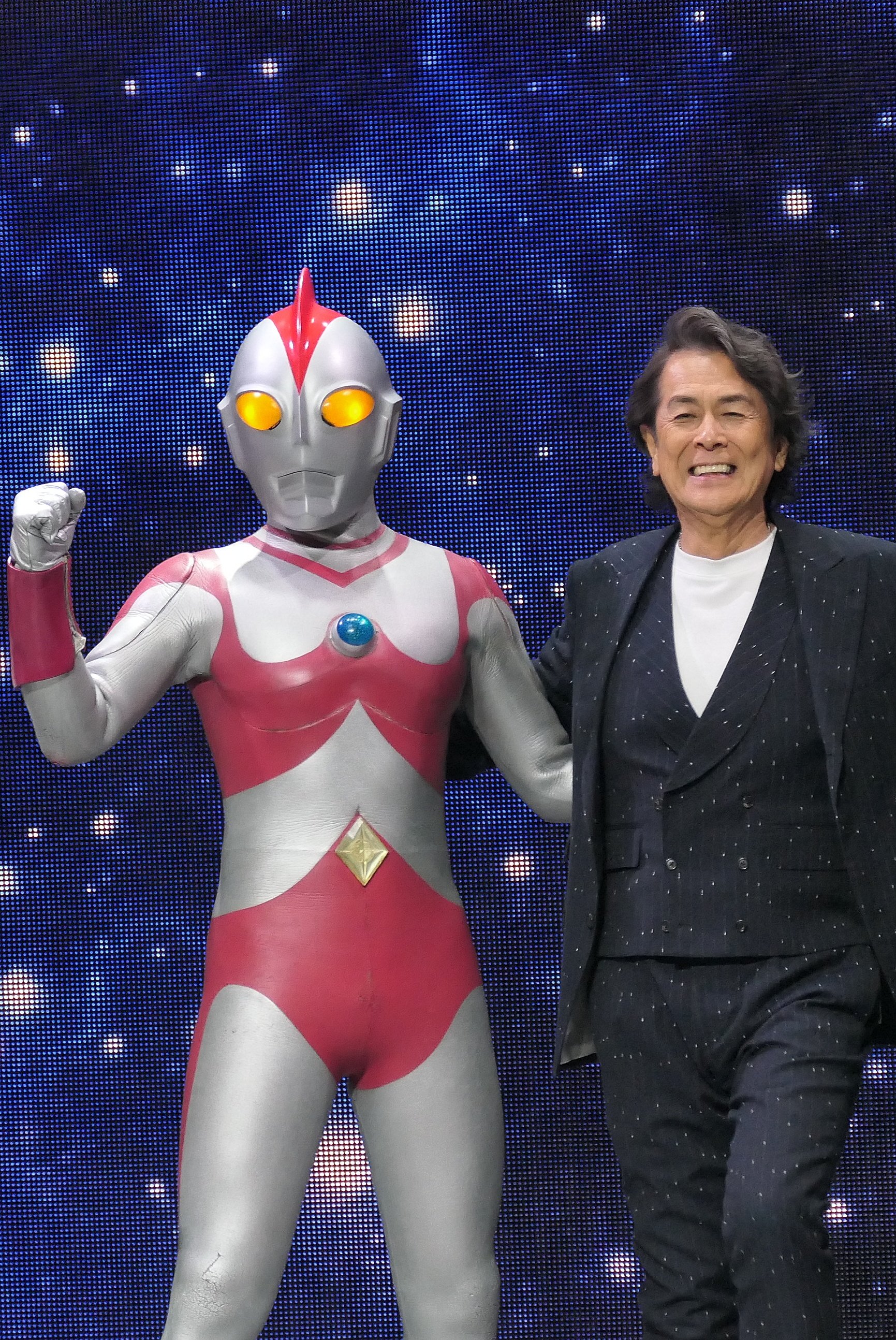 ウルトラマン80 長谷川初範 直筆サイン色紙 & 隊員手帳 ウルトラマン80 長谷川初範 直筆サイン色紙 & 隊員手帳 - メルカリ