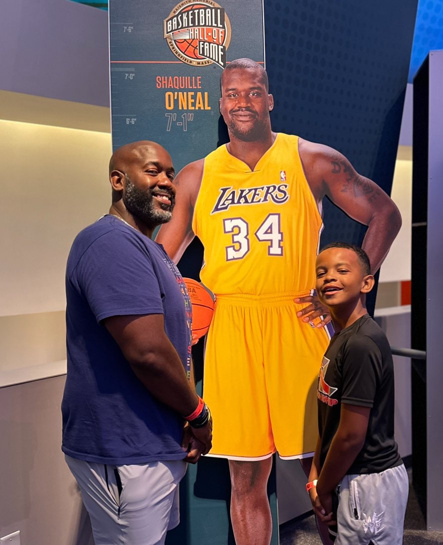 Happy B-day 2 the most incredible man I know! U are not only an amazing husband but also an inspiring father, a dedicated coach, &amp; a mentor to so many. Your strength, kindness, &amp; endless ♥️ shape our 🌎 every day. We are beyond blessed 2have <a href="/CoachMFlowers/">Matthew Flowers</a> as the rock of our fam!