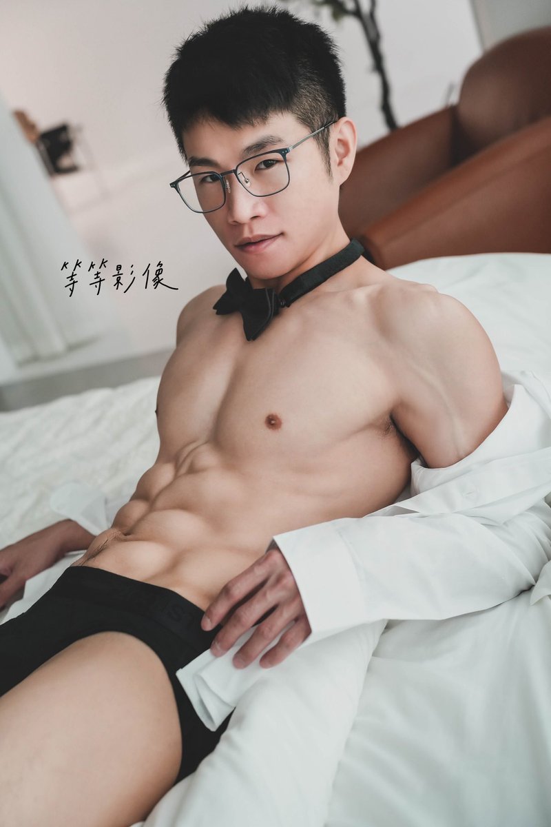 看起來像不像剛參加完婚禮的伴郎🫣👀

Model <a href="/is_0705s/">Alex</a> 

歡迎人像委託、體態紀錄
😈Instagram: wait_wait_image 等等影像
🧑🏻Instagram: wait_wait_photo 等等創作