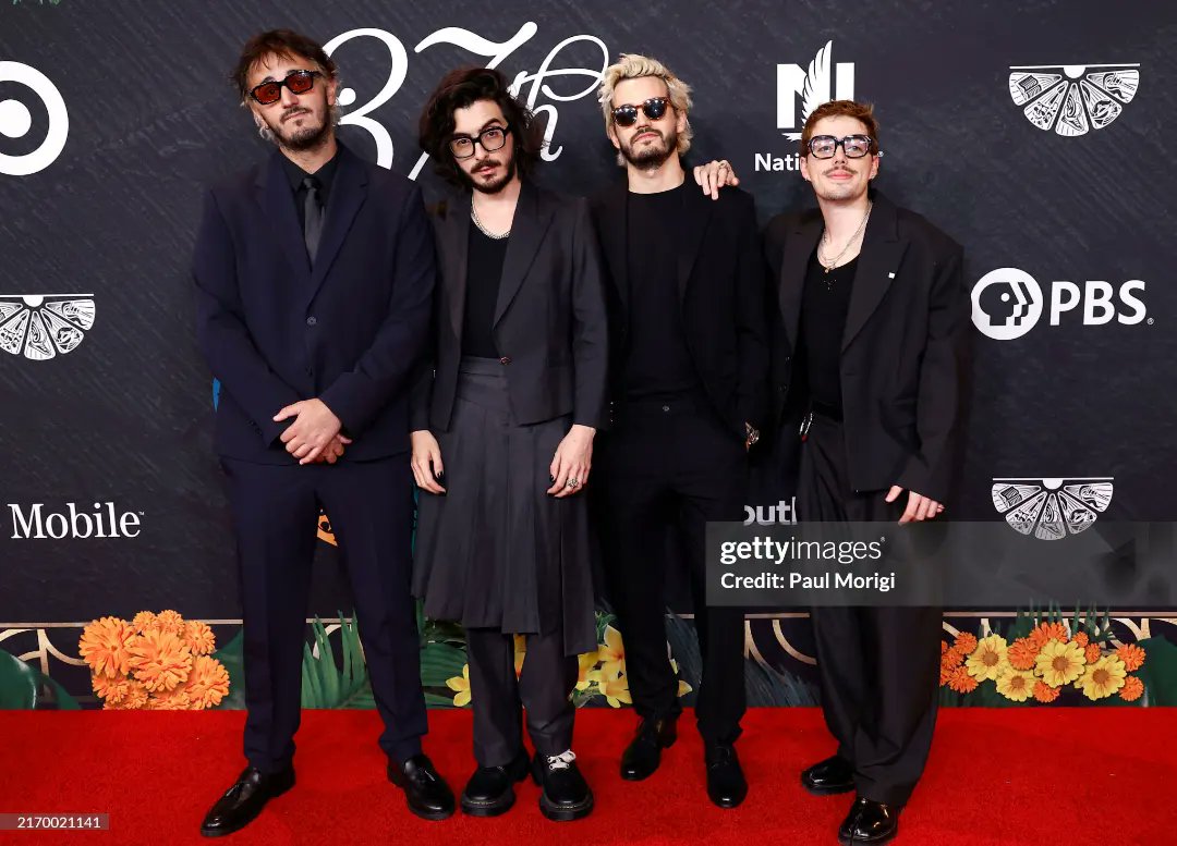 moratnation's tweet photo. Morat en la alfombra de los Hispanic Heritage Awards.
La ceremonia se estrenará el 27 de septiembre e a las 10pm ET en PBS. https://t.co/swUpIN20DX