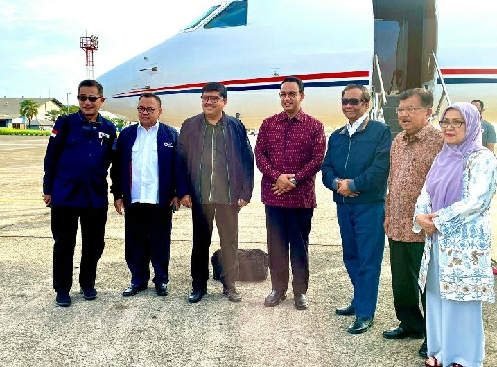 SEDANG NGOMONGIN DIRI SENDIRI🤣🤣
________________________
Bukan begitu pak <a href="/mohmahfudmd/">Mahfud MD</a> ?
Puji Tuhan, Indonesia sdh memilih orang2 baik sbg penerus RI1 RI2, seandainya yg terpilih orang2 dg mental tdk baik, ngeri2 sedap🤦‍♂️

#JagaIndonesia