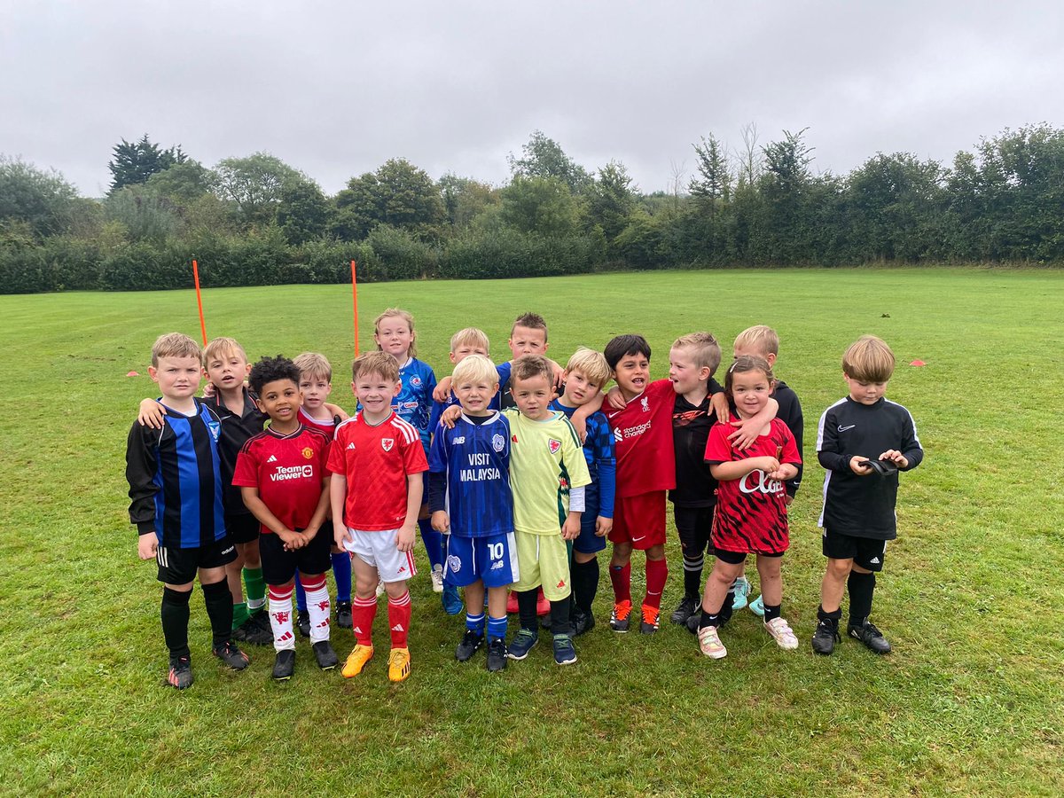 ElyRangersFC's tweet image. Amazing to see so many of our boys and girls playing football this weekend even with the parks off - and our new girls team played today for the first time for the club and did us proud #smilesallround #letthefunbegin