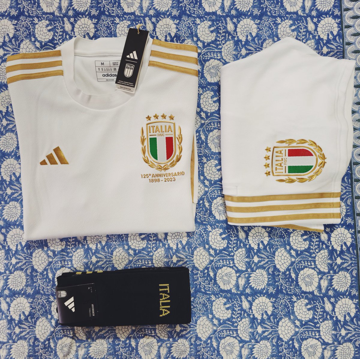 VsKitCorner's tweet image. Delivery Day!

Italy 125 Anniversary! 

This is football shirt perfection.

🇮🇹