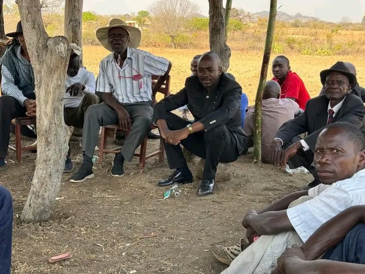 HE, President Nelson Chamisa. Let us show him some love. Takano presser love like and retweet button 🔥❤️