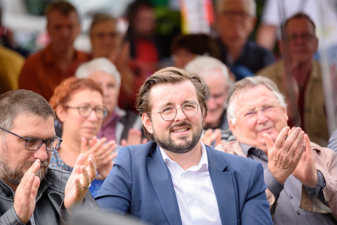 "Nous voulons reconquérir le cœur  de ceux que nous n'aurons jamais dû abandonner" : le député de l'Eure Philippe Brun lance La Ligne Populaire, mouvement politique de gauche, visant à reconnecter la gauche avec les aspirations des classes populaires.
ligne-populaire.fr
