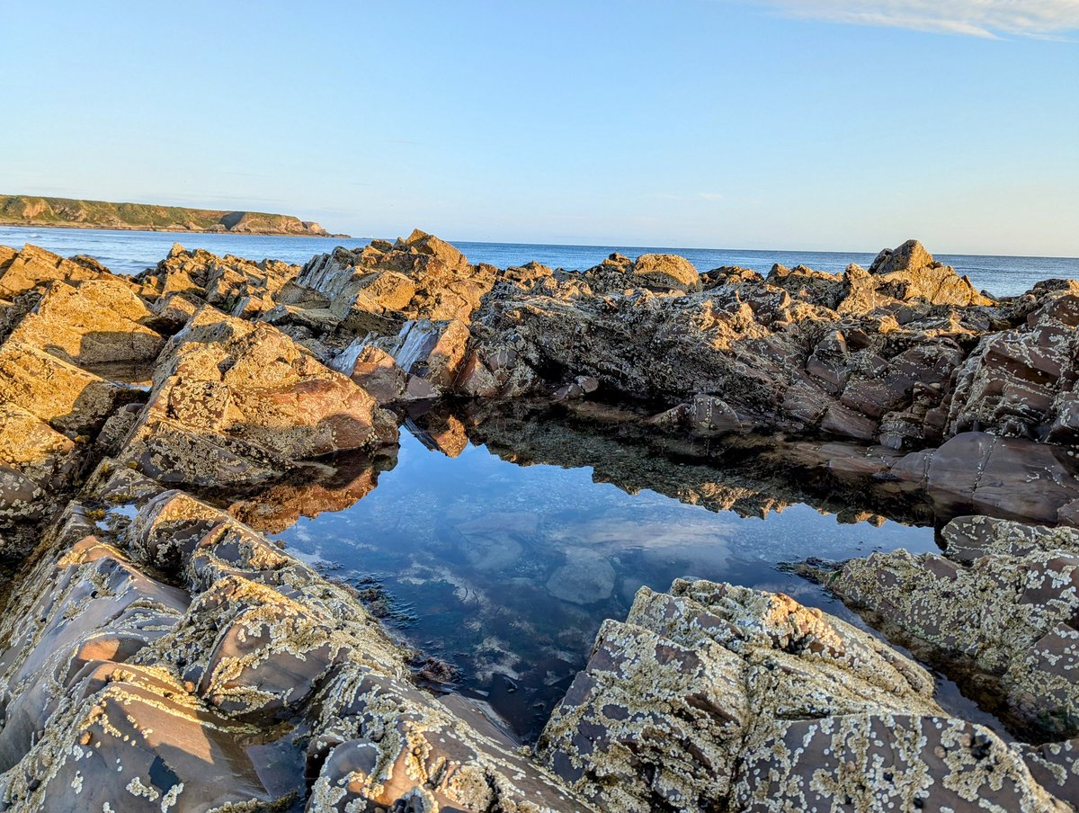 A few images of the stunning Cullen Beach. ☀️☀️☀️☀️ <a href="/discovercullen/">discovercullen.com</a> <a href="/MoraySpeyside/">Visit Moray Speyside</a> <a href="/CullenGC1/">Cullen Links</a> <a href="/1964Cullen/">Linda</a>