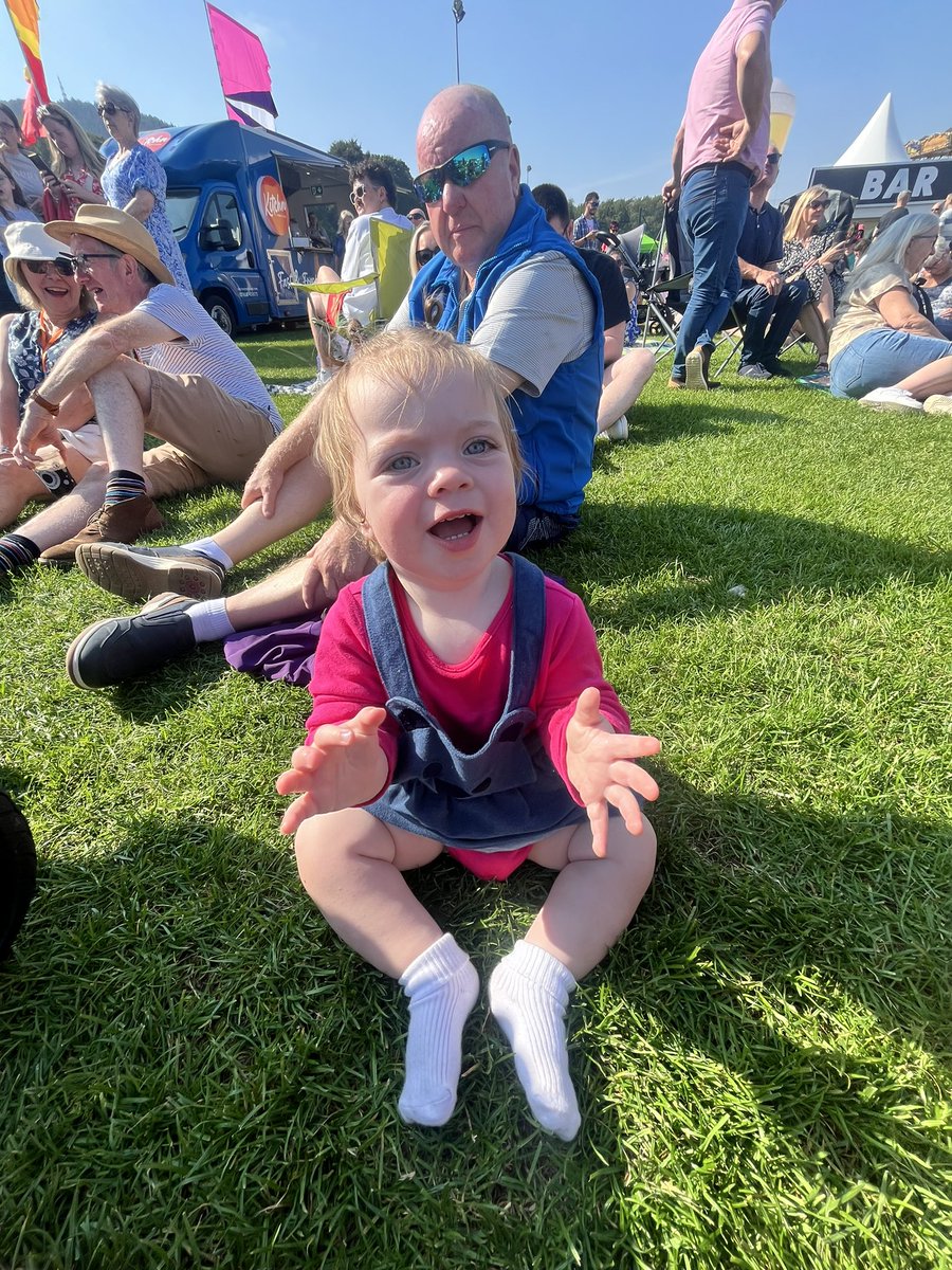 jsculliongolf's tweet photo. The calm before the storm of @DPWorldTour @IrishOpen_ . Need time with friends and family to keep me sane. #familytime #chillinwithfriends #eatsandbests https://t.co/l8RT3tYQYQ