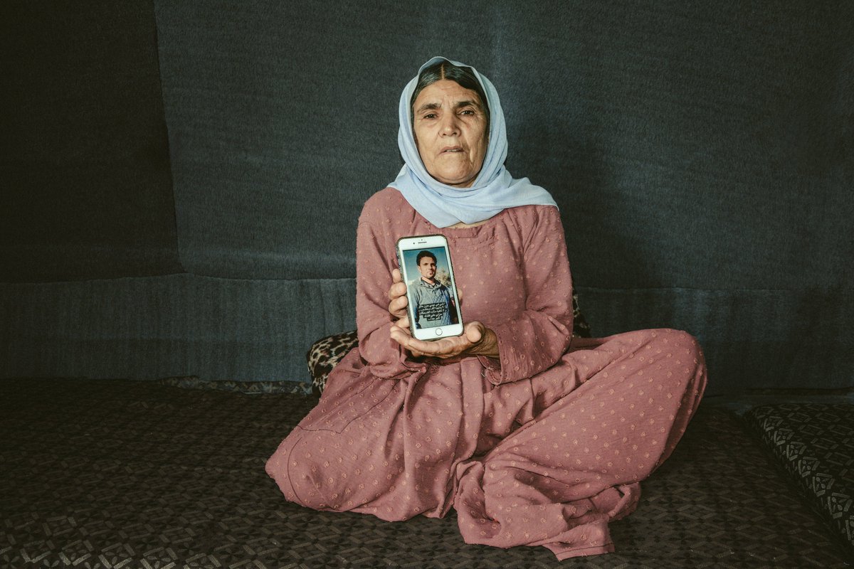 ICRC's tweet photo. 📍 Iraq | "Every time I think he’s gone for good, he appears in my dreams", shares Shireen, Dohuk.

She lost her 30-year-old son in 2014. Though she has no physical items to remember him, with her daughter she grows pink flowers as a symbol of hope, believing he’s still alive. https://t.co/mvUtkRqziL
