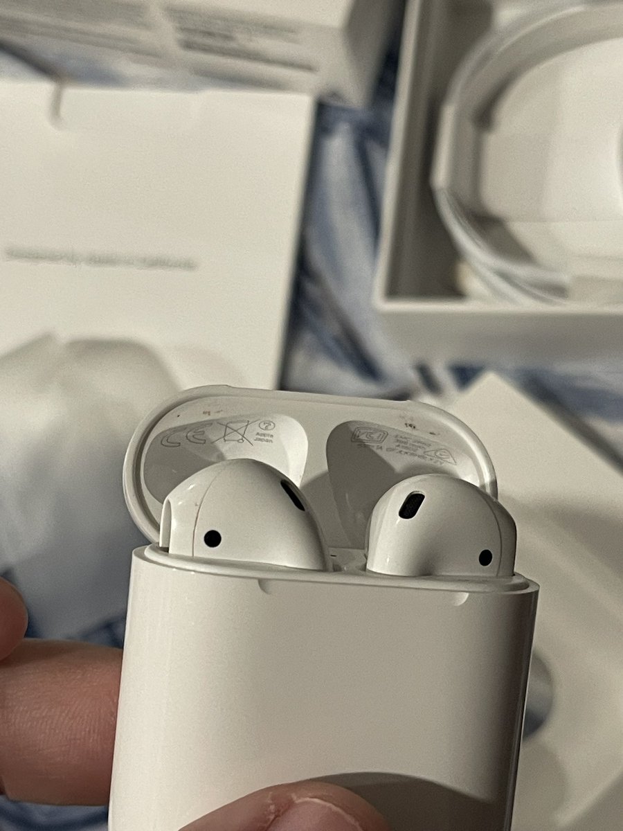 tobustian_'s tweet photo. Airpods gen 2 ประกันศูนย์ถึง 21/11/67
ใช้งานยาวๆ 4-5 ชม. อุปกรณ์ครบกล่อง 🔅
** ตำหนิไมค์ซ้าย เสีย ส่งเข้าศูนย์ได้ 
2190 ส่งฟรี หรือนัดรับสะพานใหม่ ส่งแมสได้ 🙏🏻
#airpodsมือ2 #airpodsมือสอง #ส่งต่อairpods #แอร์พอดมือสอง #แอร์พอดมือ2 #ส่งต่อแอร์พอด https://t.co/P8oqbpIzue