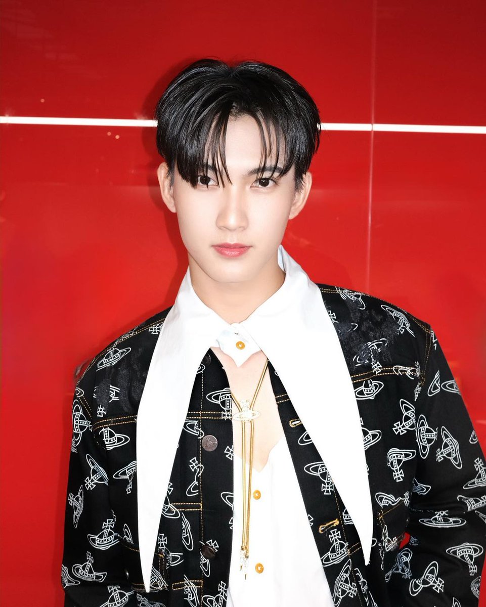 Nonks_07's tweet photo. Danm boy❗️❗️You really showed up and showed tf out....you needed to make a fashion statement, huh!!
#First_Chalongrat
#รักแรกของเฟริสท์
#MchoicexFirst https://t.co/7e2SWqHix4