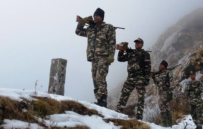 #OPSFORCAPF 
पैरामिलिट्री फोर्सेज के जवान, वीरता की मिसाल हैं,
पुरानी पेंशन मिलनी चाहिए, यह सम्मान है।
#OPSFORCAPF