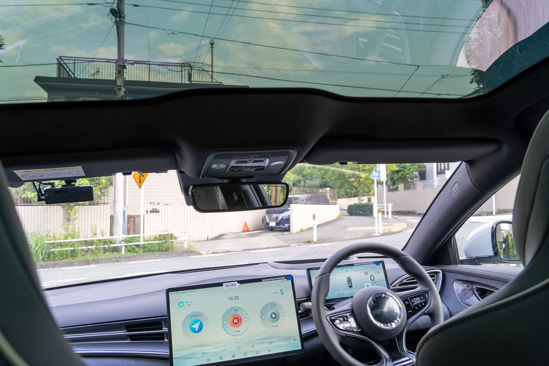 本日、BYD SEAL納車しました。色はシャークグレーです。実際の色を見ずに購入しましたが、とても好みのいい色でした！