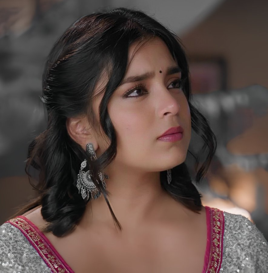 songjihyomonji's tweet photo. Congratulations on your incredible success babe!
#SumbulTouqeerKhan #KavyaEkJazbaaEkJunoon
250 EPS SUMBUL AS KAVYA https://t.co/FrtBMLkXah