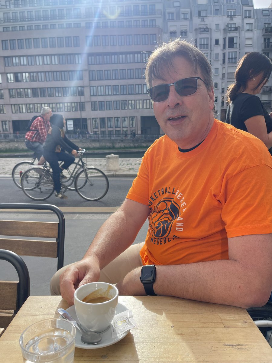 Bonjour! Lekker Frans ontbijtje; klaar om straks naar finale rolstoelbasketbal te gaan waar <a href="/Rolstoelbsktbal/">Nederlands Rolstoelbasketbal Team</a> #TeamNL het tegen de VS opneemt om de gouden medaille. #Paralympics2024 #Paris2024