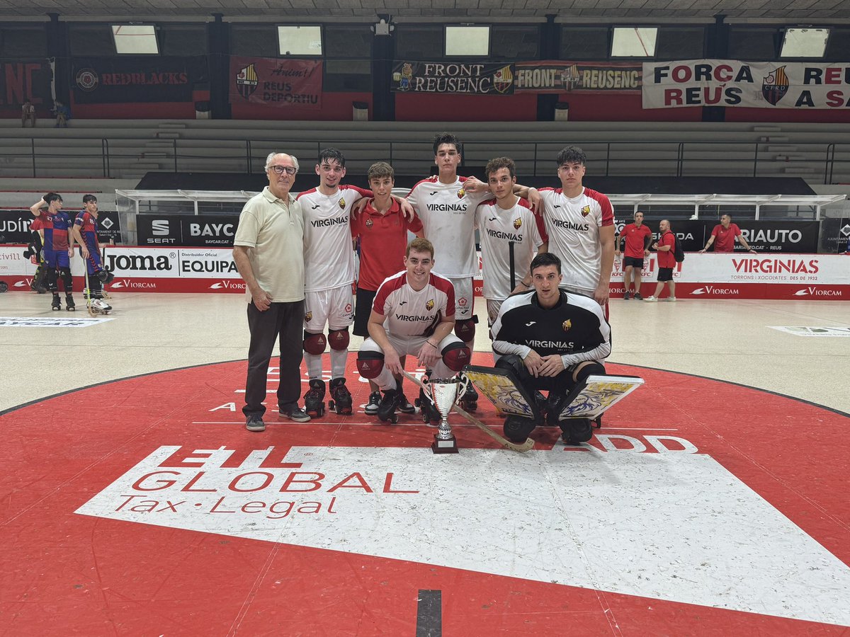ReusDeportiu's tweet photo. 🐦‍🔥 El Júnior A del @ReusDeportiu es va imposar per 4-1 a la final a l’@IgualadaHC en l’última final del passat dissabte.

👊🏼🏑 Seguim gaudint del Torneig Internacional d’hoquei patins. Avui més! #ForçaReus https://t.co/HSw4aY75MP