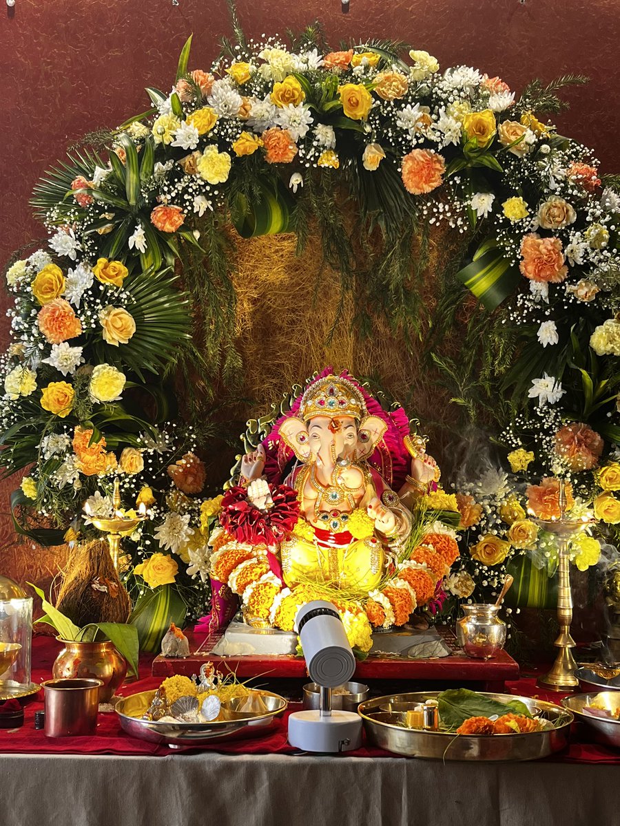 devjoyofgiving's tweet image. #GanpatiBappaMoraya #bestwishes to all 🌺🌺🙏🏻🙏🏻