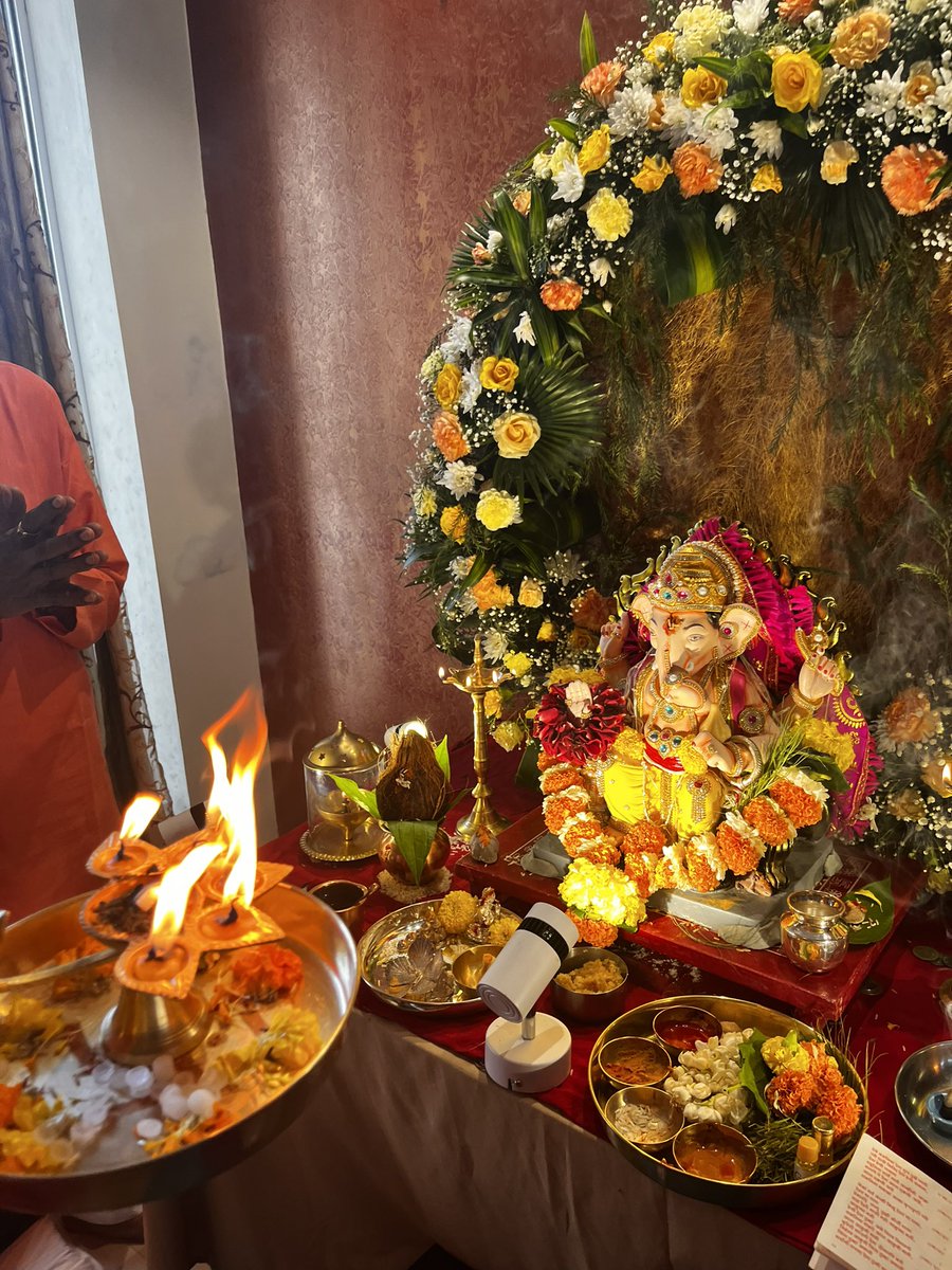 devjoyofgiving's tweet image. #GanpatiBappaMoraya #bestwishes to all 🌺🌺🙏🏻🙏🏻
