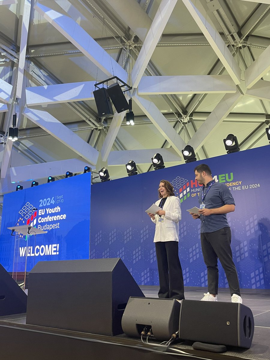 Provox (@provoxjeunesse) on Twitter photo Début de la #EUYouthConf à Budapest, dernière du 10ème cycle portant sur les sociétés inclusives.
<a href="/Jeunes_gouv/">Jeunes_Gouv</a> <a href="/UEFrance/">Commission européenne 🇪🇺</a> <a href="/Cnajep/">CNAJEP</a> <a href="/euYOUTHconf/">EU Youth Conference</a> Début de la #EUYouthConf à Budapest, dernière du 10ème cycle portant sur les sociétés inclusives.
<a href="/Jeunes_gouv/">Jeunes_Gouv</a> <a href="/UEFrance/">Commission européenne 🇪🇺</a> <a href="/Cnajep/">CNAJEP</a> <a href="/euYOUTHconf/">EU Youth Conference</a>