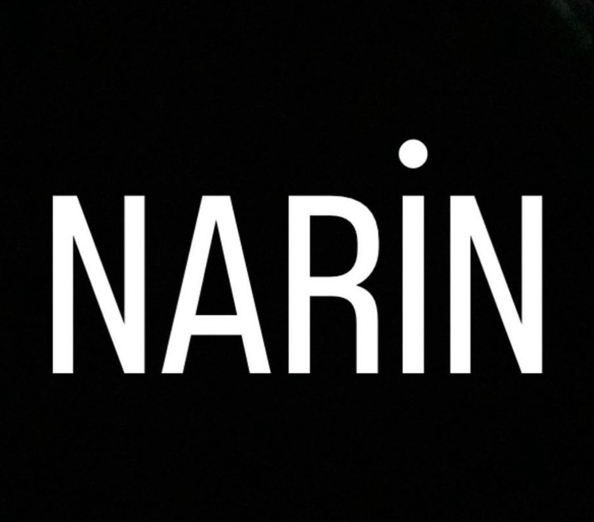 Herkes biliyordu. Köy biliyordu. Bilen susuyordu. Susan susturuyordu.

Çok üzgün ve öfkeliyim.
#naringuran