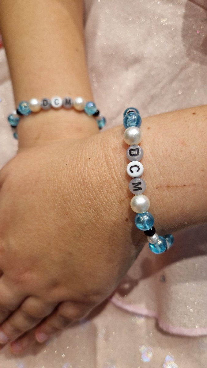 Vielen lieben Dank an @Ninowluzcos für diese hammer geilen DCM Freundschaftsarmbändchen 💙