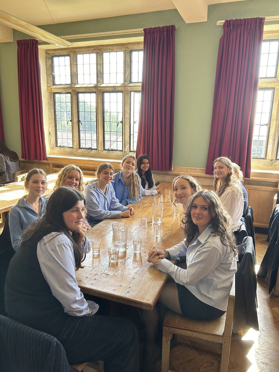 Amp_CollStB's tweet photo. Lovely to have lunch together as a House 💙🤍💙🤍 https://t.co/VyUgJWSoE6