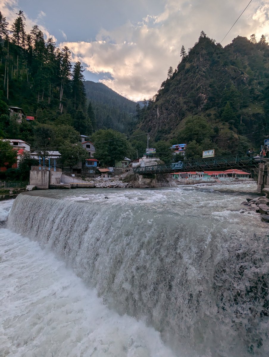 weatherwalay's tweet image. 🛑 Autumn like vibes at Neelum Valley, #Kashmir 
#Pakistan #pakweather 
©️Haseeb Khuwaja